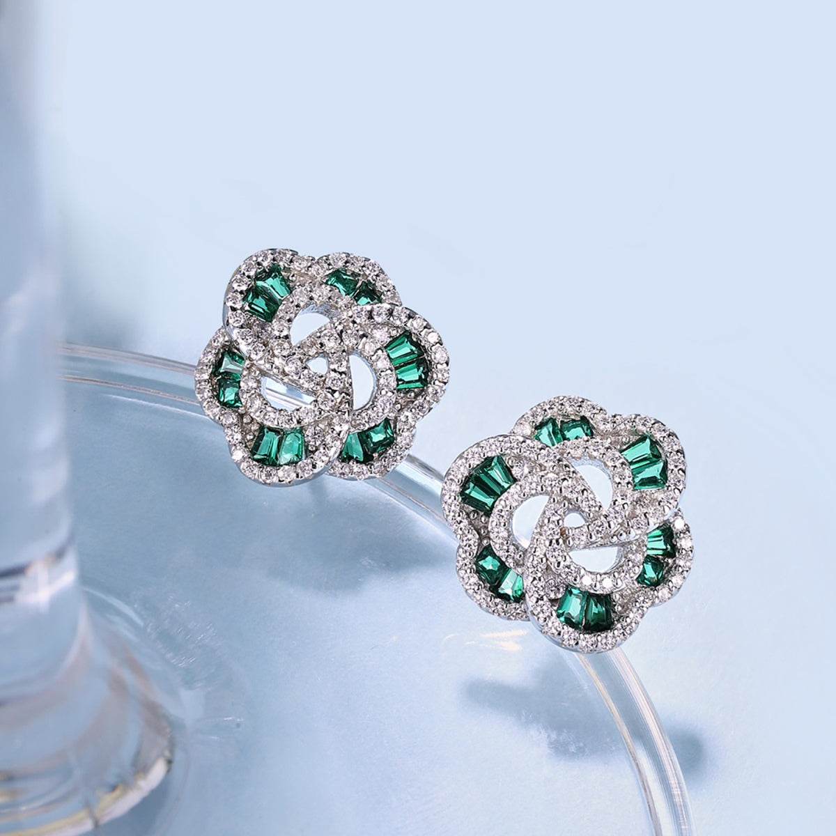 [Kincade Jewelery]Exquisite Flower Shape Daily Earrings