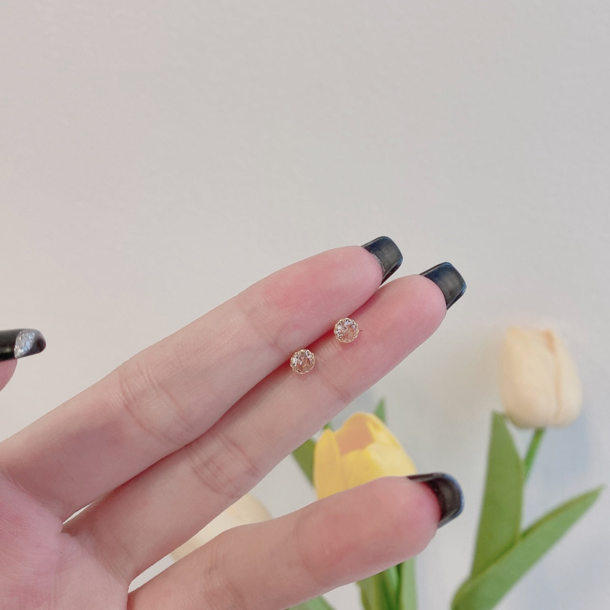 [Kincade Jewelery]Sparkling Colorful Round Shape Earrings