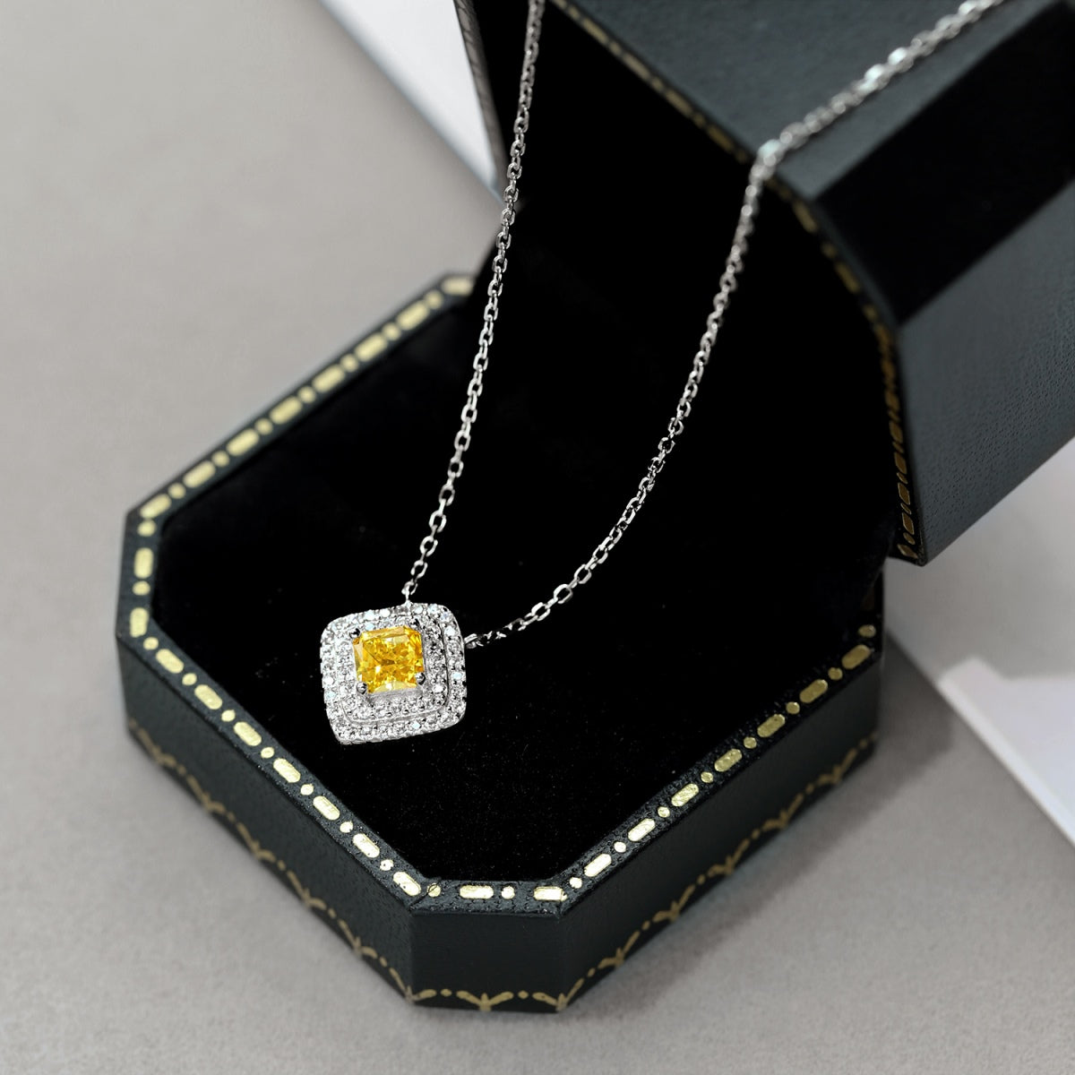[Kincade Jewelery]Sparkling Asscher Cut Necklace