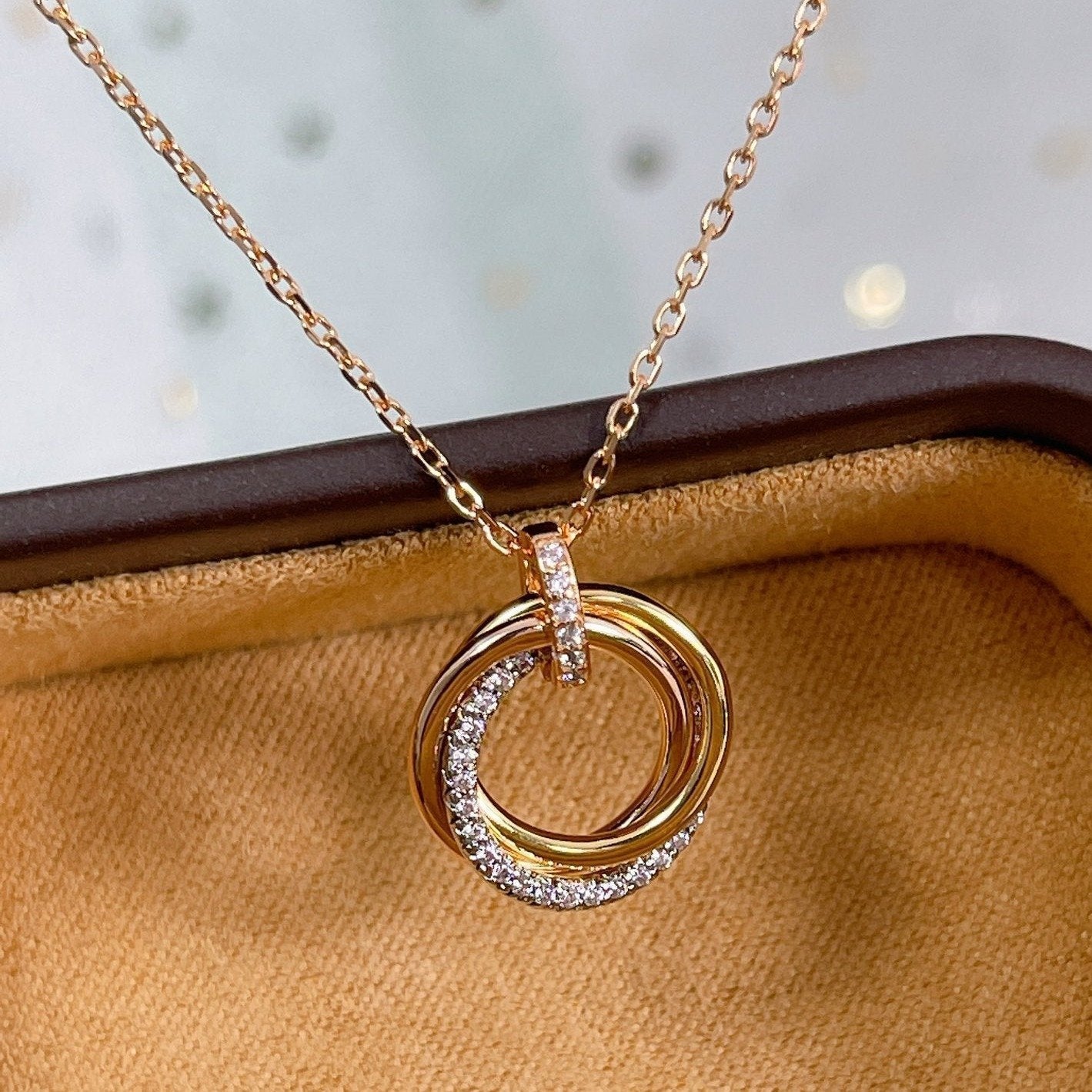 [Kincade Jewelery]TRINITY NECKLACE SILVER GOLD PINK GOLD DIAMONDS