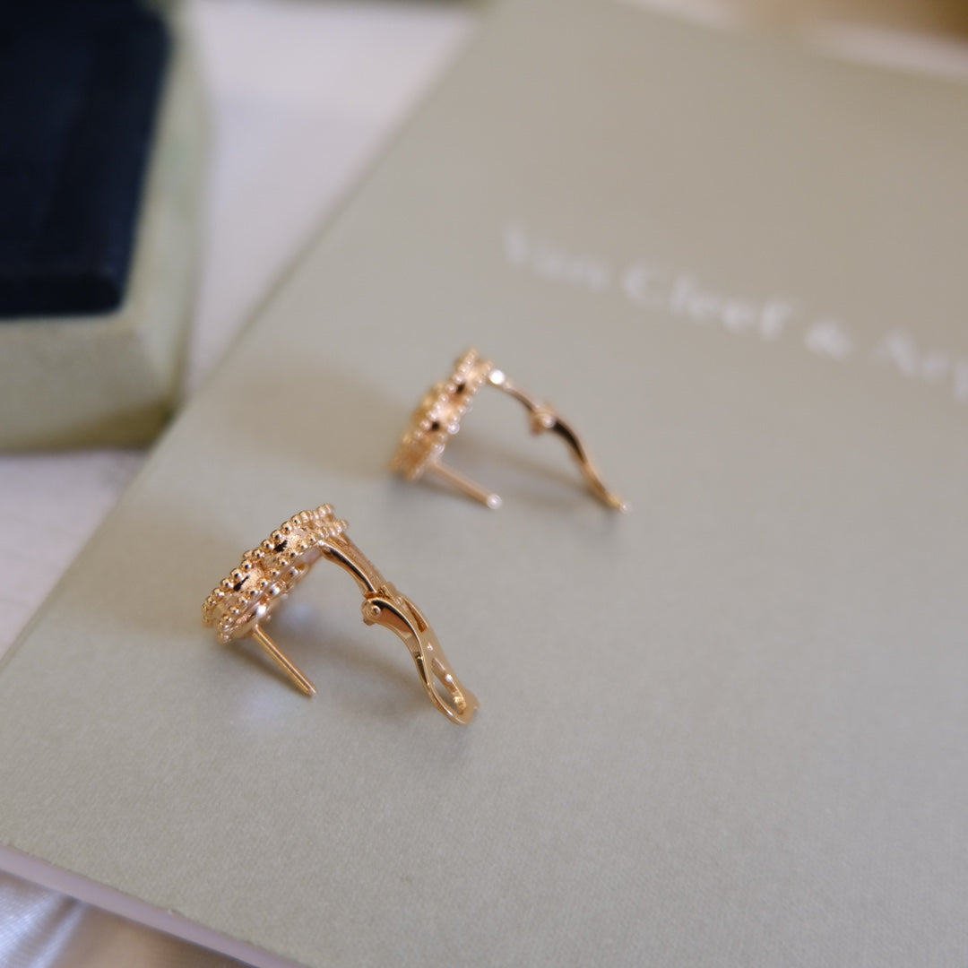 [Kincade Jewelery]LUCKY PINK GOLD WHITE MOP EARRINGS