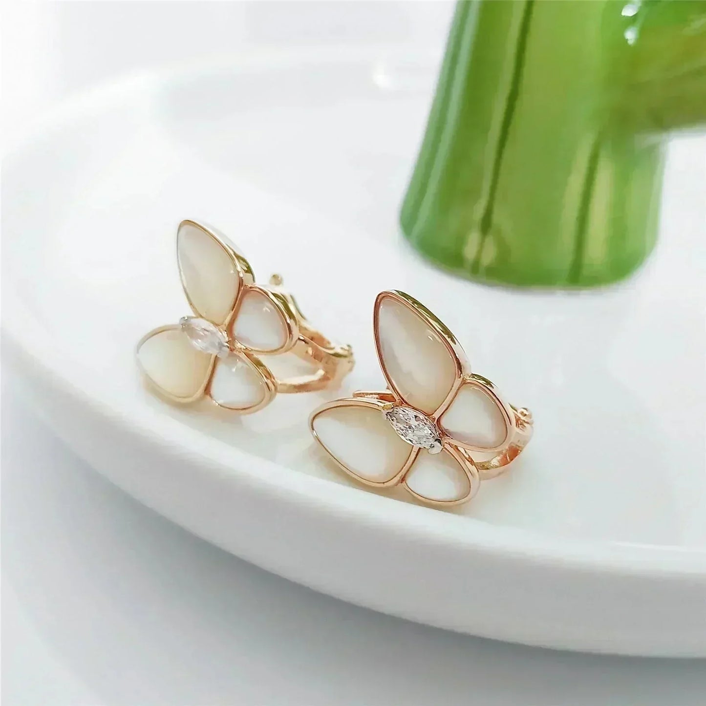 [Kincade Jewelery]BUTTERFLY MOP DIAMOND EARRINGS