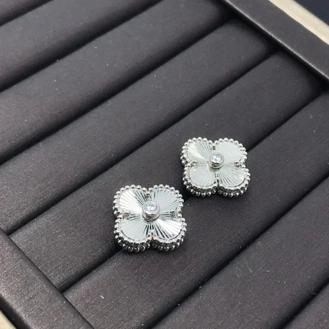 [Kincade Jewelery]Kincade MINI 9.5MM LASER EARRINGS
