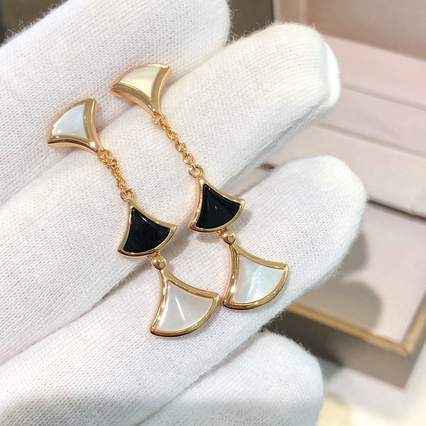 [Kincade Jewelery]DREAM EARRINGS 3 MOTIFS ONYX MOP PINK GOLD