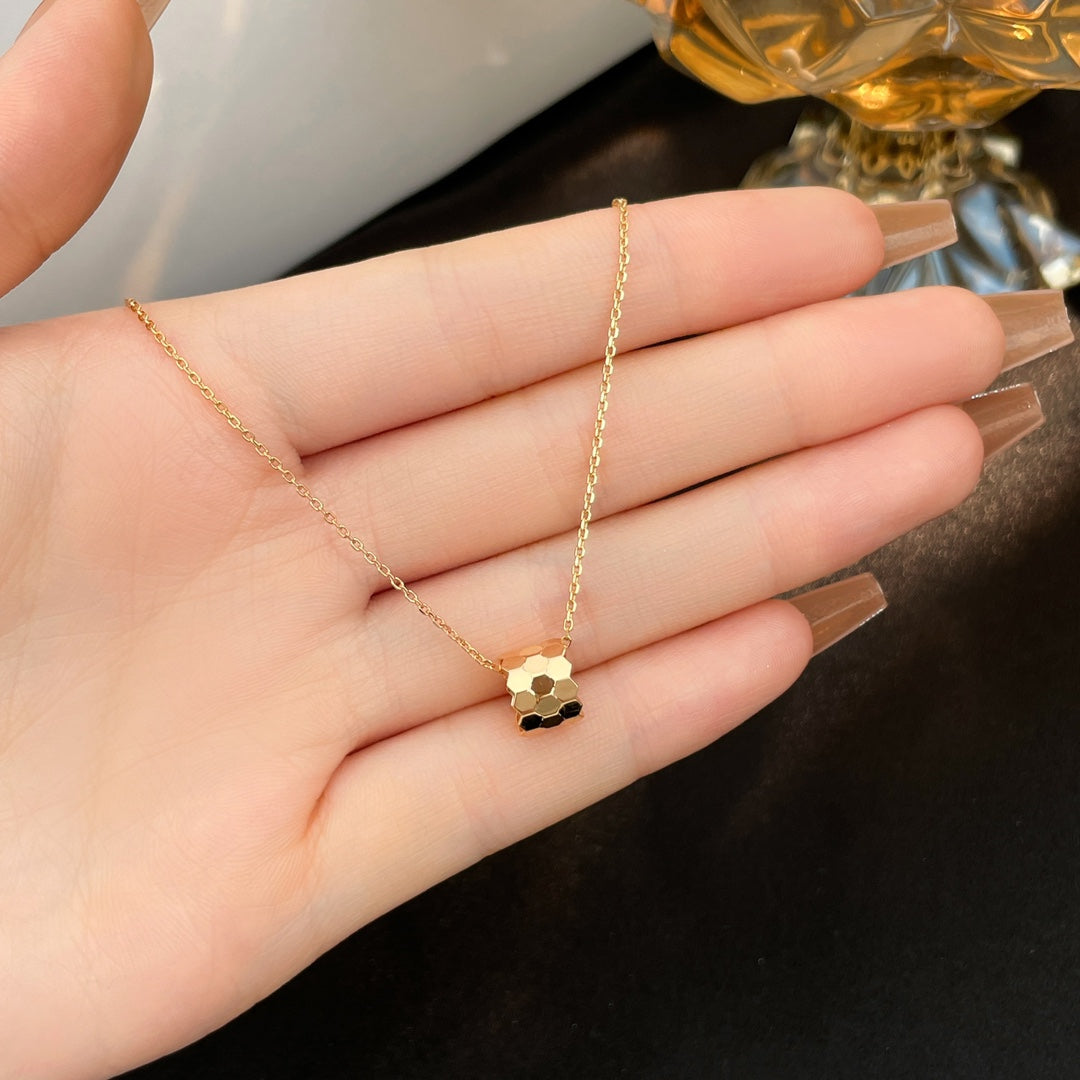 [Kincade Jewelery]BEE MINI NECKLACE