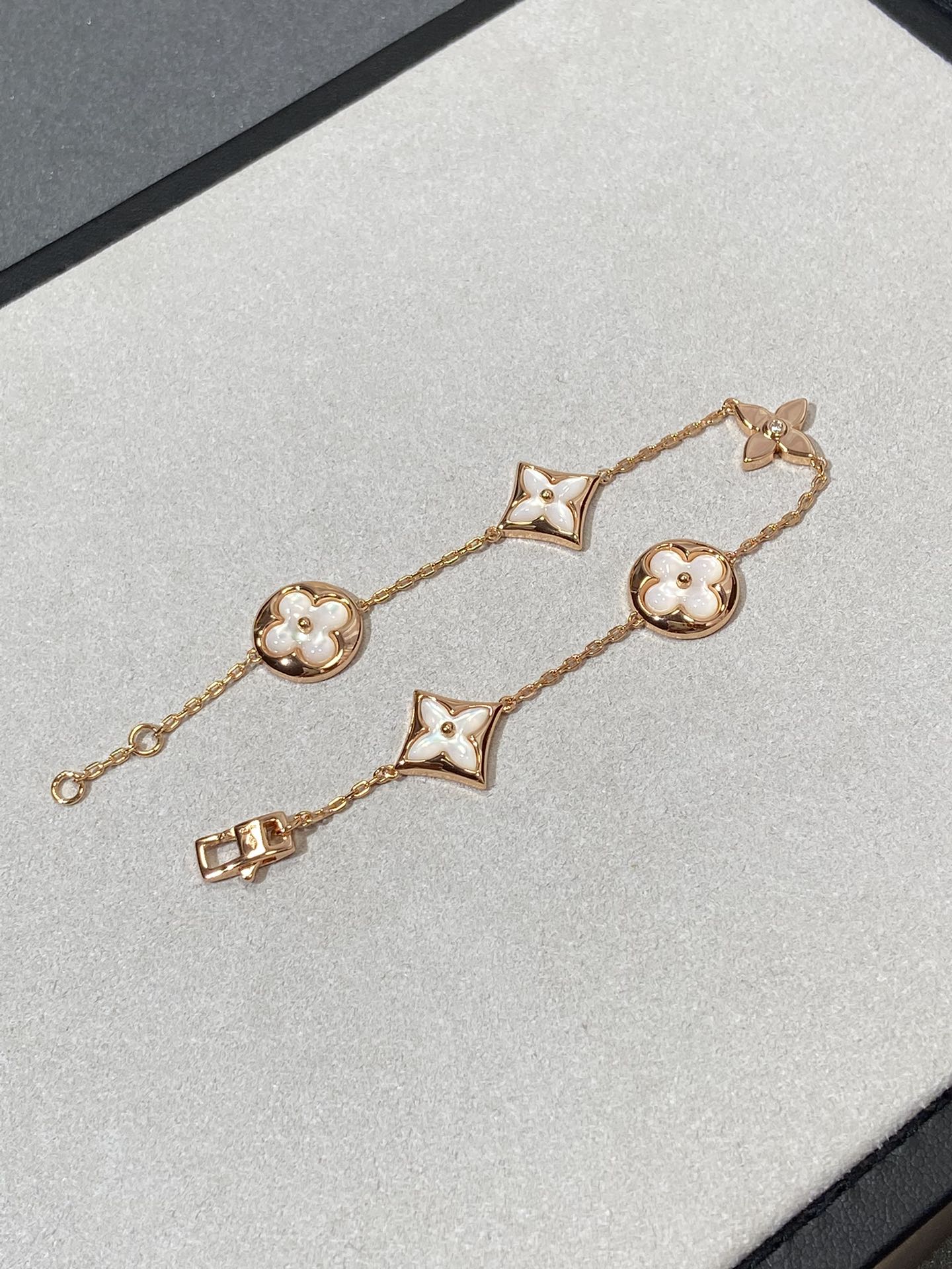 [Kincade Jewelery]STAR AND SUN 5 MOTIF MOP PINK GOLD BRACELET