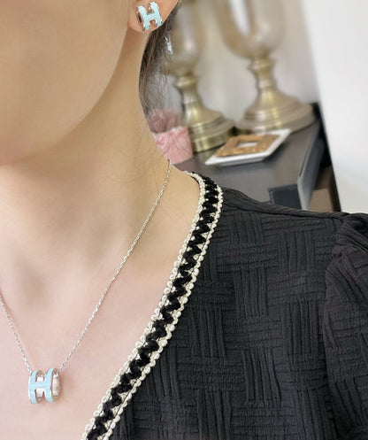 [Kincade Jewelery]POP H SKY BLUE STUD EARRINGS