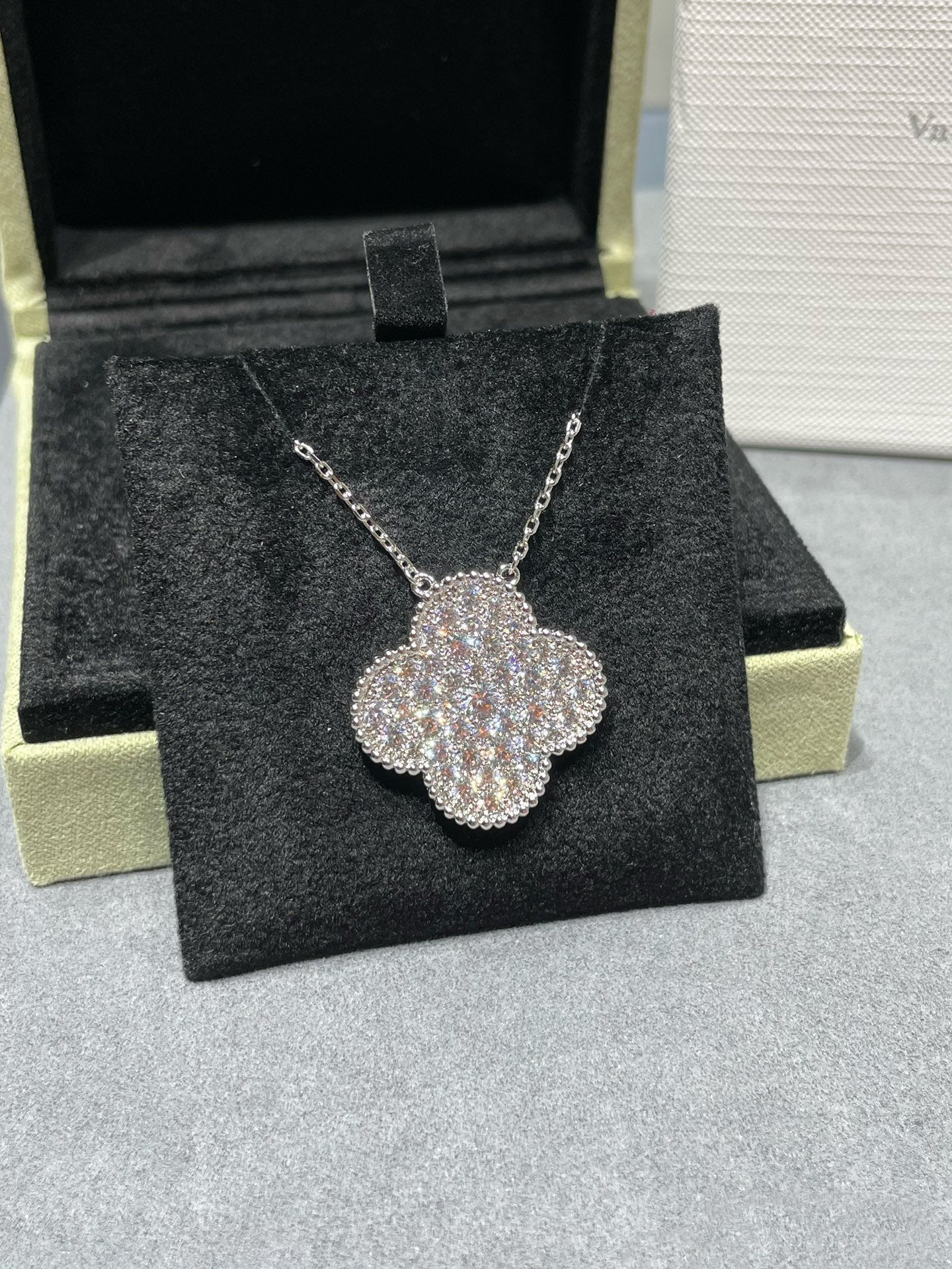 [Kincade Jewelery]Kincade 25MM LARGE PENDANT DIAMOND PAVED SILVER NECKLACE