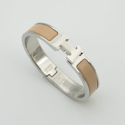 [Kincade Jewelery]H GREY BRACELET