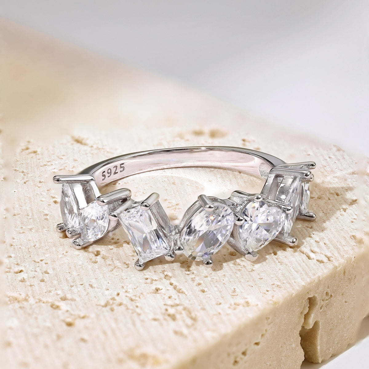 [Kincade Jewelery]Delicate Multi Cut Ring