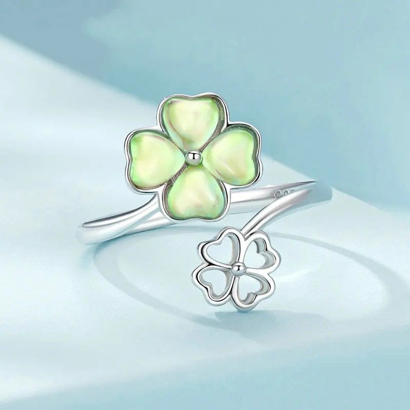 White Gold Plated Lucky Four-Leaf Kincade Ring